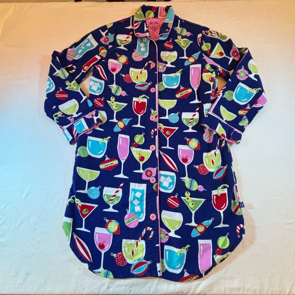 Nick & Nora Women’s Sleep Shirt Nightgown M Holiday Cocktail Print Flannel